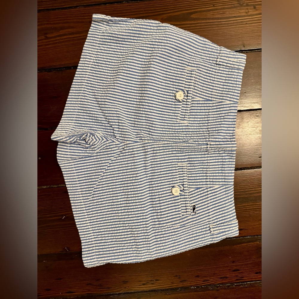Vineyard Vines Women's Blue and White Seersucker Shorts - Size 4 NWT - Picture 5 of 7